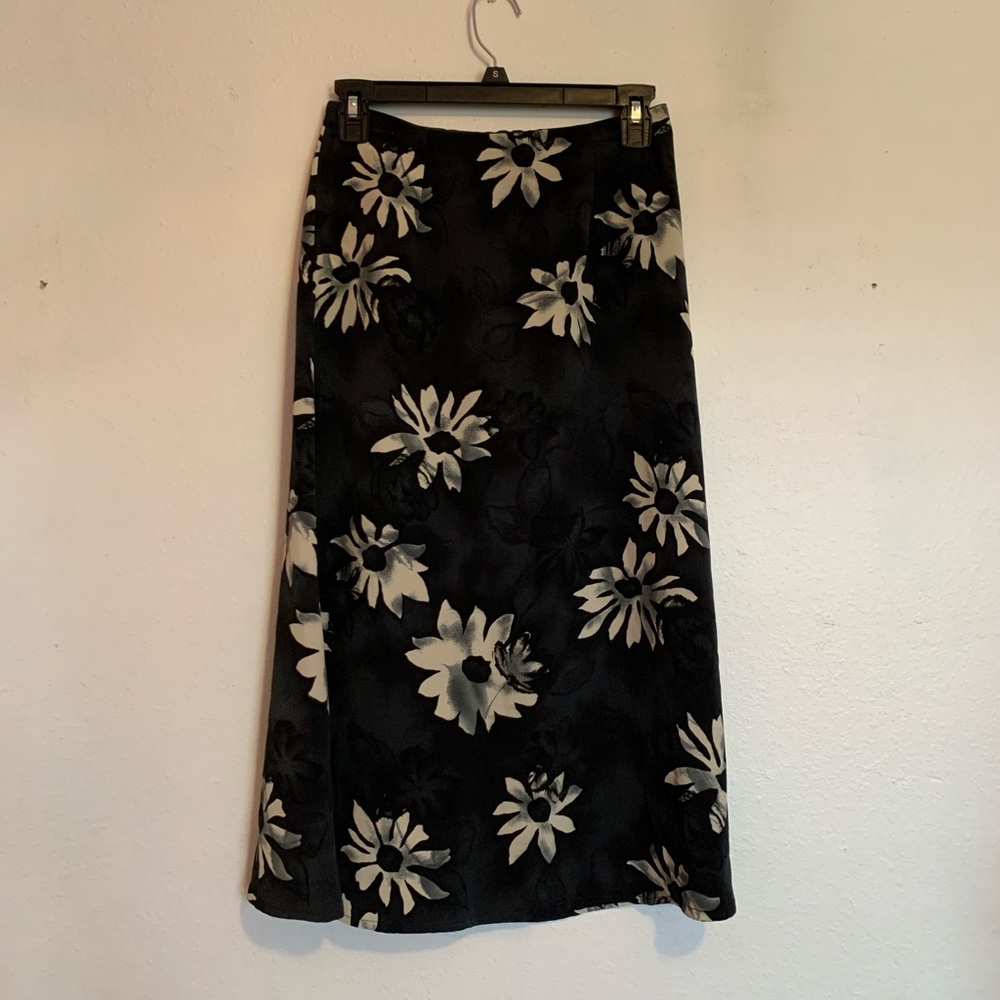 Black floral midi skirt size small